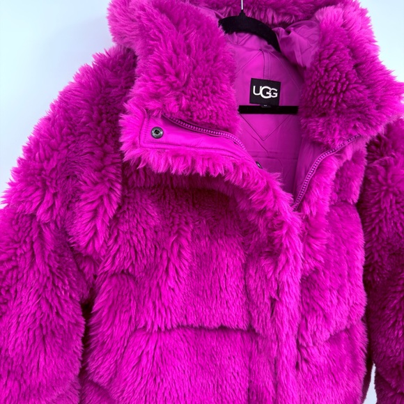 UGG Pink Faux Fur Teddy Jacket Coat Hooded Size M NWT - Picture 5 of 7